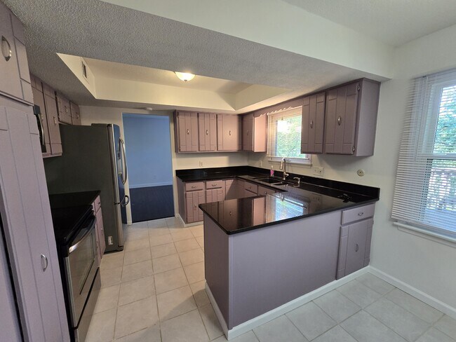 Foto del edificio - 1276 N Howell Dr