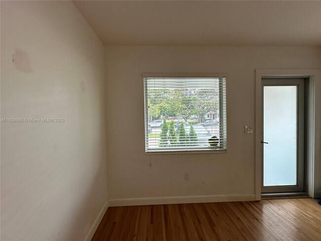 Foto del edificio - 370 SW 17th Rd