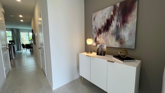 Building Photo - 560 Salisbury Cir