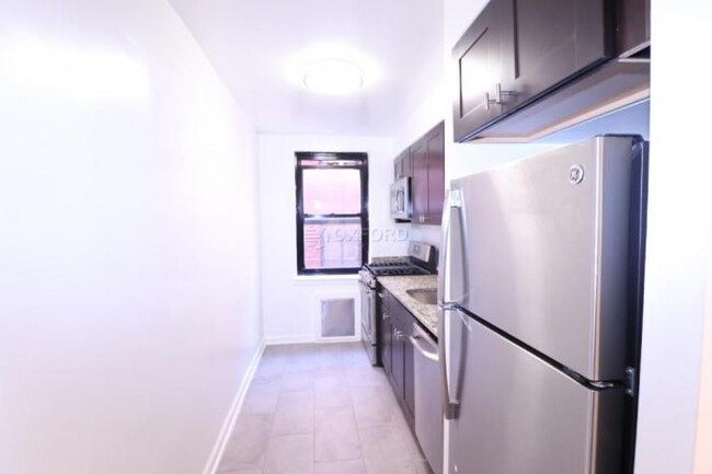 Foto del edificio - 1 bedroom in ELMHURST NY 11373