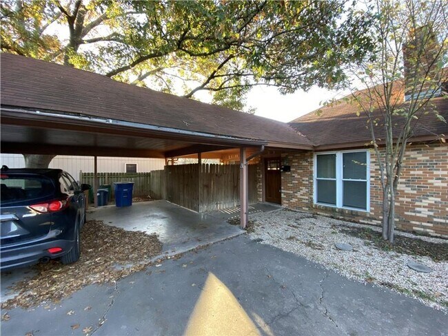 Foto del edificio - 3307 Whitepine Dr