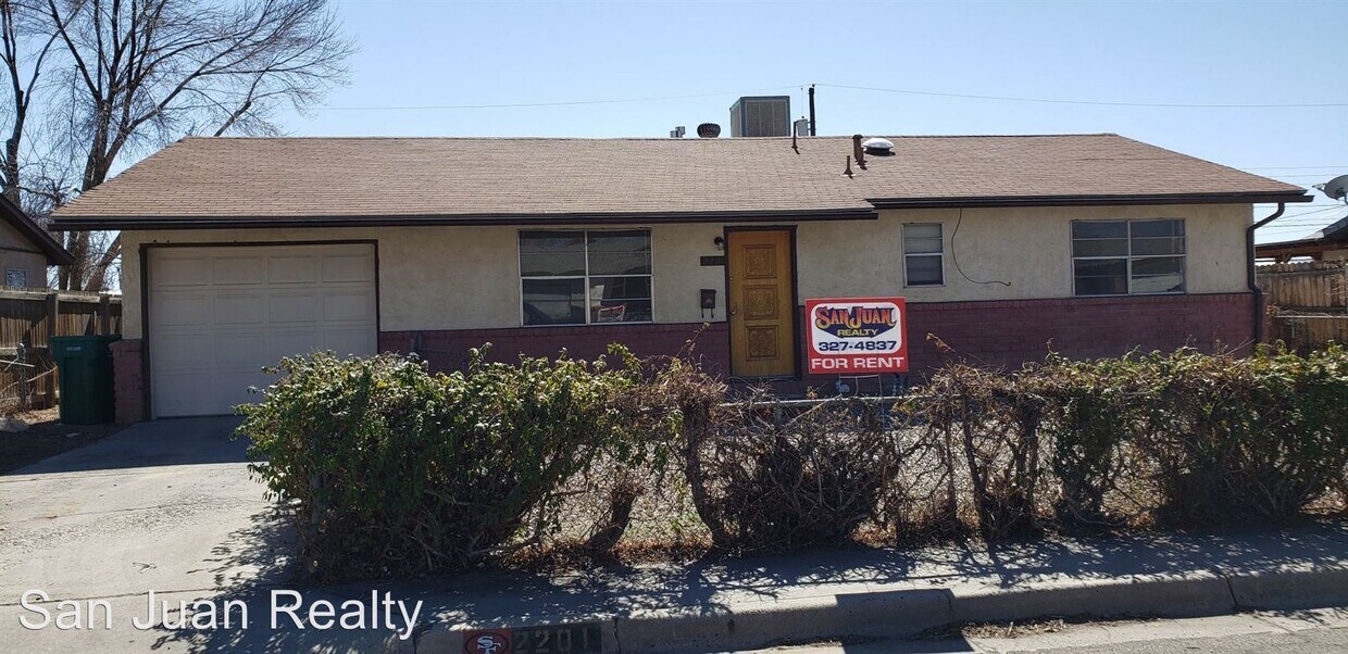 3 br, 2 bath House 2201 E 11th St House Rental in Farmington, NM