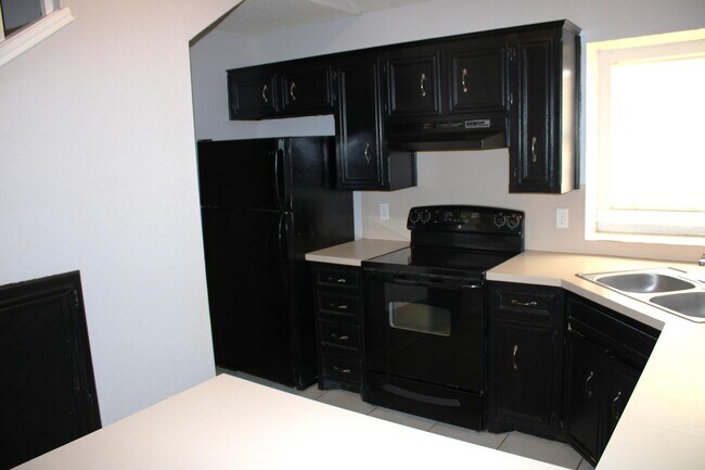 Building Photo - 3421 Hyden Ave