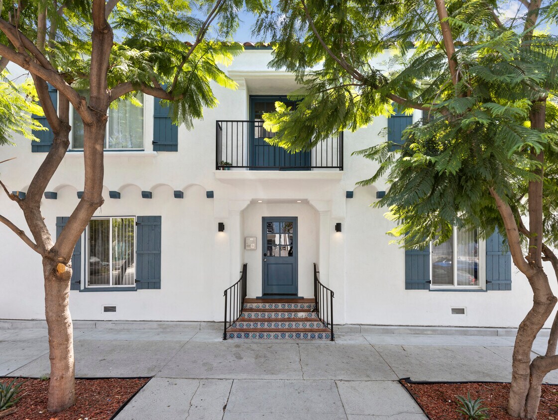 Primary Photo - 5930 Barton Ave