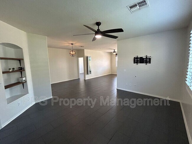 Building Photo - 14458 W Indianola Ave