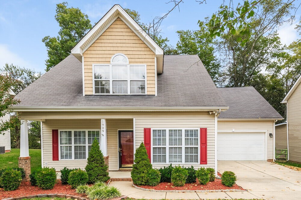 Foto principal - 1909 Olsen Ln