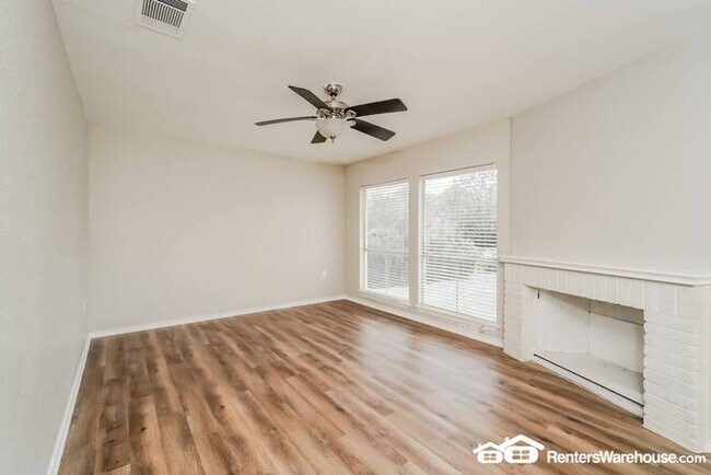 Building Photo - $500 off move-in special. Spacious 1 Story...
