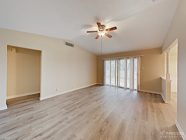 Building Photo - 6507 Hidden Bluff