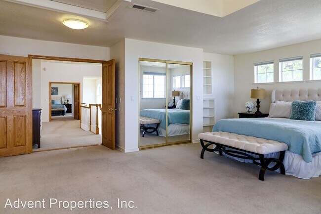Building Photo - 4 br, 6.5 bath House - 13208 Campus Drive
