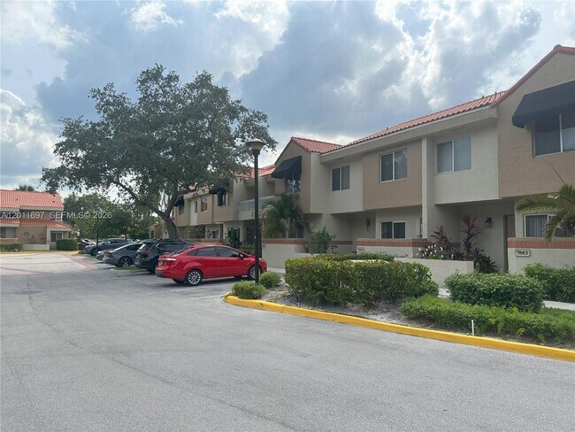 Foto del edificio - 7885 NW 7th Ct