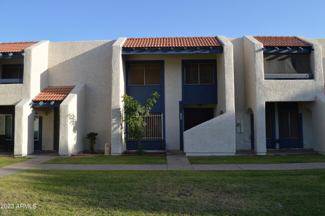 Building Photo - 5442 W El Caminito Dr