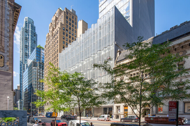 Building Photo - Central Park Tower