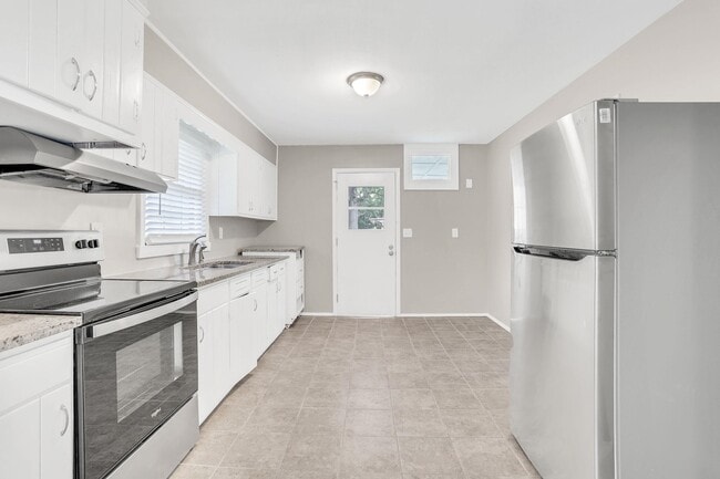 Building Photo - 2579 Woodgreen Dr