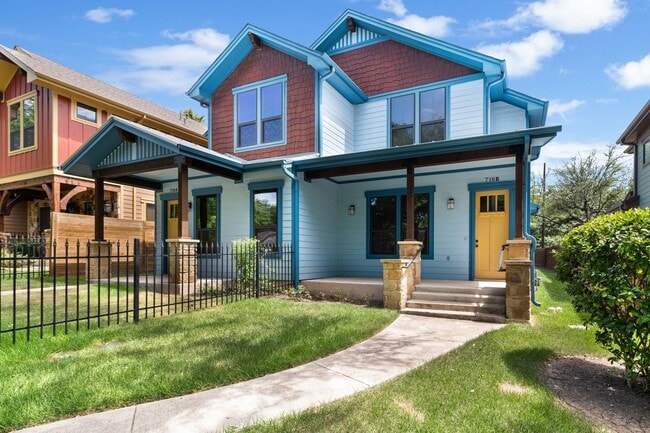 Building Photo - 718 Harris Ave