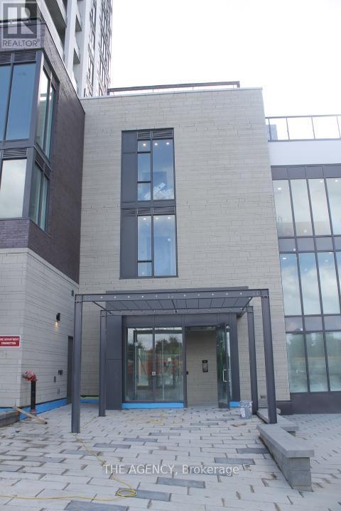 Photo du bâtiment - 715 Davis Dr