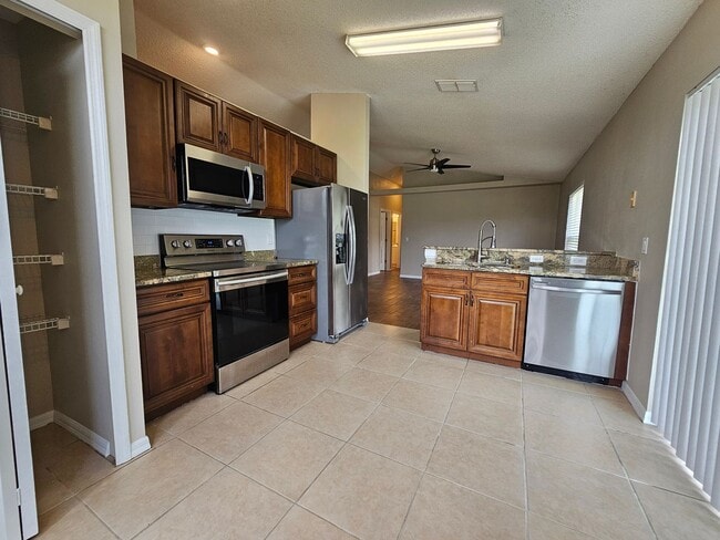 Foto del edificio - Welcome home to this great 3 bedroom, 2 ba...