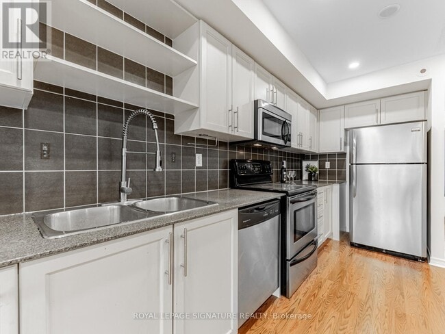 Photo du bâtiment - 817-817 Dundas St E