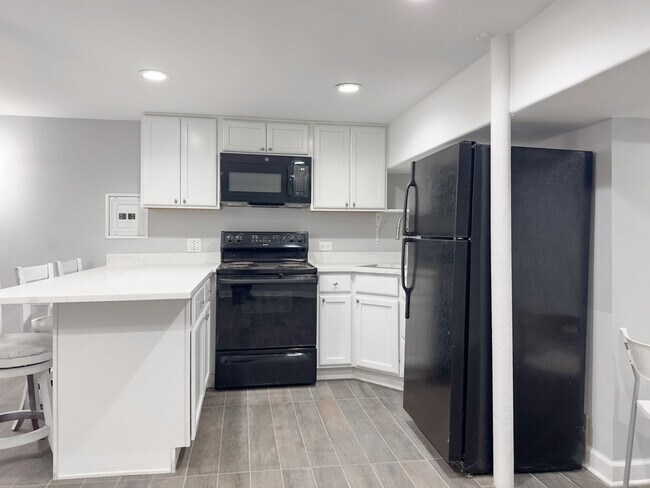 Foto del edificio - 2310 W Wilson Ave
