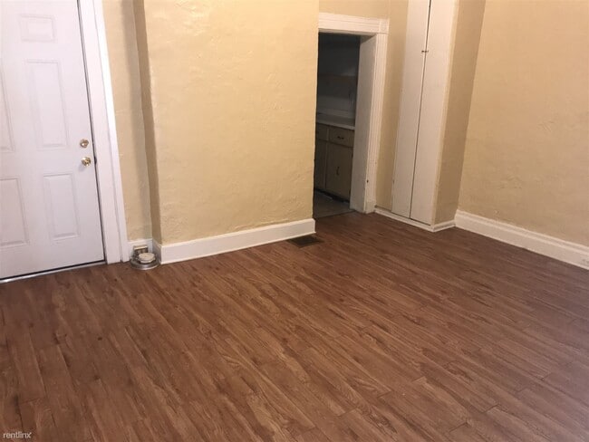 Building Photo - 3 br, 1 bath House - NOW/(August)Uptown  P...