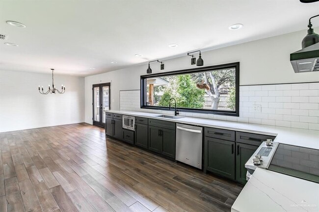 Foto del edificio - 1401 Marigold Ave