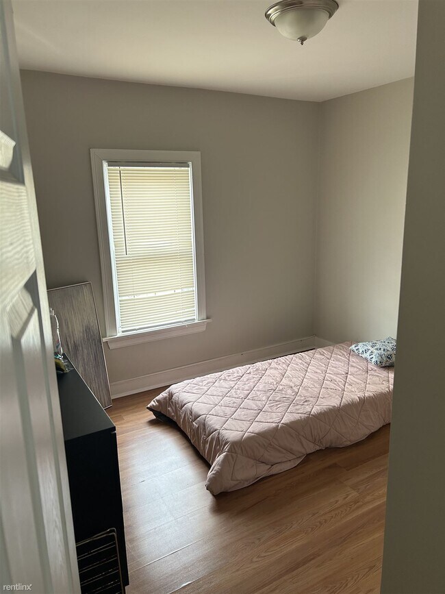 Foto del edificio - 3 br, 1 bath Duplex - 525 Union Avenue 2