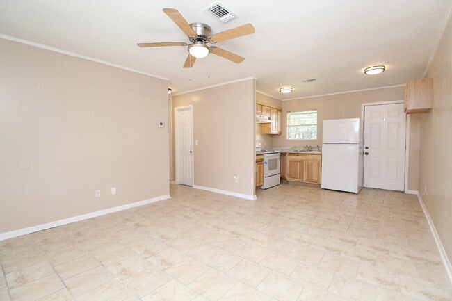Building Photo - Updated 2BR/1BA Milton Triplex Unit Near Hwy 90 with Tile Flooring, Modern Bath Updates & Voucher...