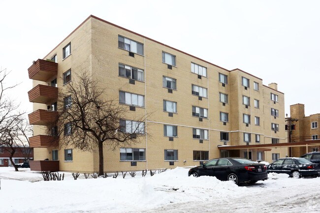 Foto del edificio - 2000 W Morse Ave