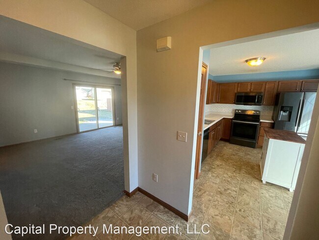 Building Photo - 3 br, 2 bath House - 1690 Midsummer Night ...