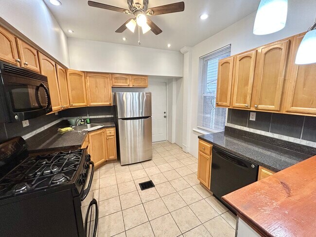 Foto del edificio - 2409 N Park Ave