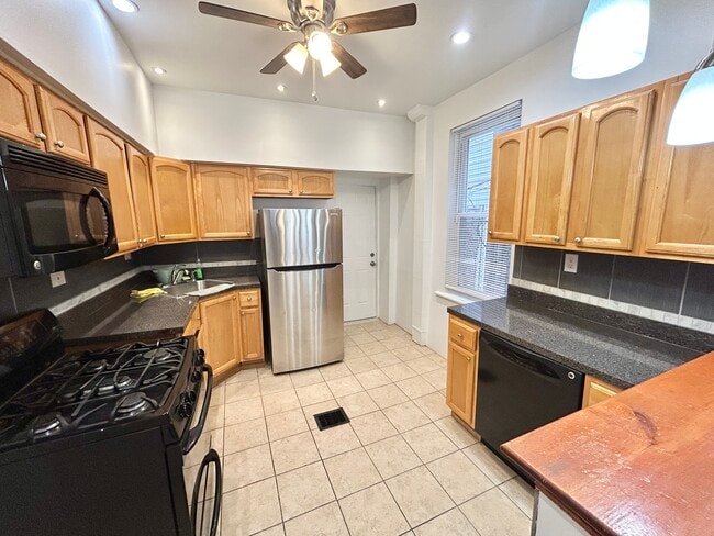 Photo - 2409 N Park Ave Townhome