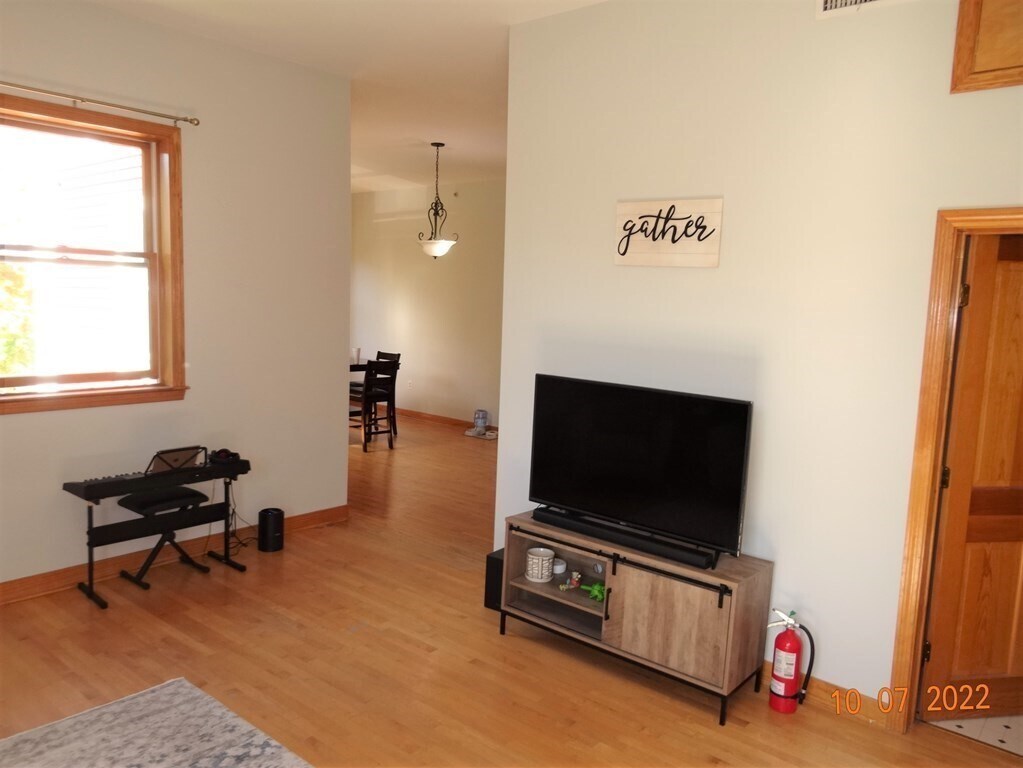 30 High St Unit 2, Hudson, MA 01749 Room for Rent in Hudson, MA