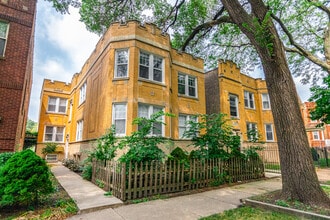 Building Photo - 3228 N Hamlin Ave