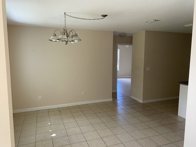 Building Photo - 2829 Nordman Ave