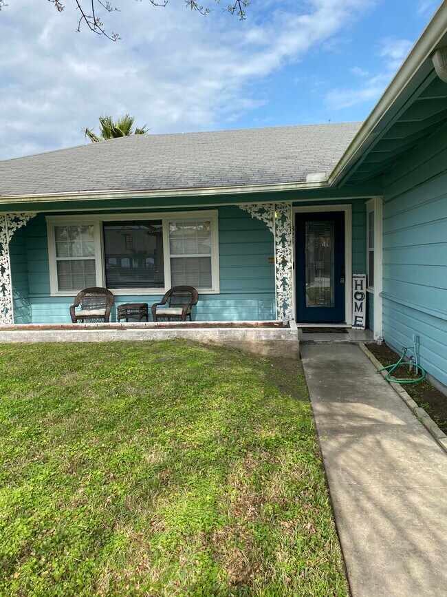 Front Porch - 1824 Bayou Shore Dr
