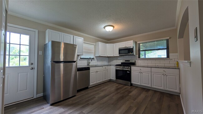 Foto del edificio - 809 Jacobs Ln