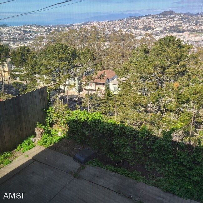 Building Photo - 4 br, 3 bath House - 246 Alta Vista St