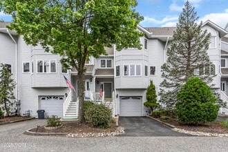 Building Photo - 203 Muskflower Ct