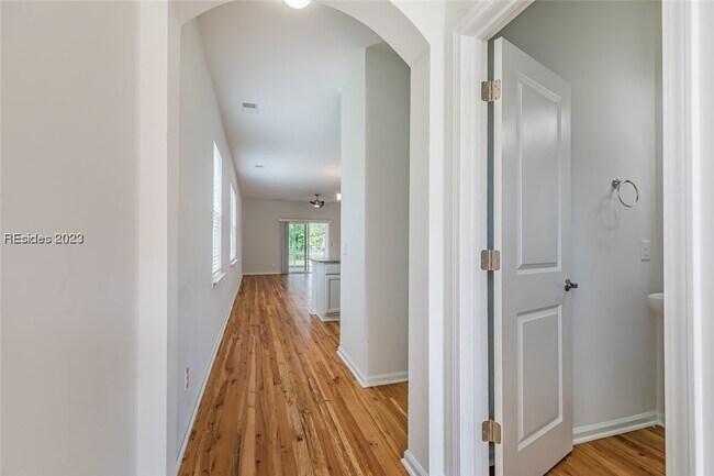 Building Photo - 1068 S Innovation Dr