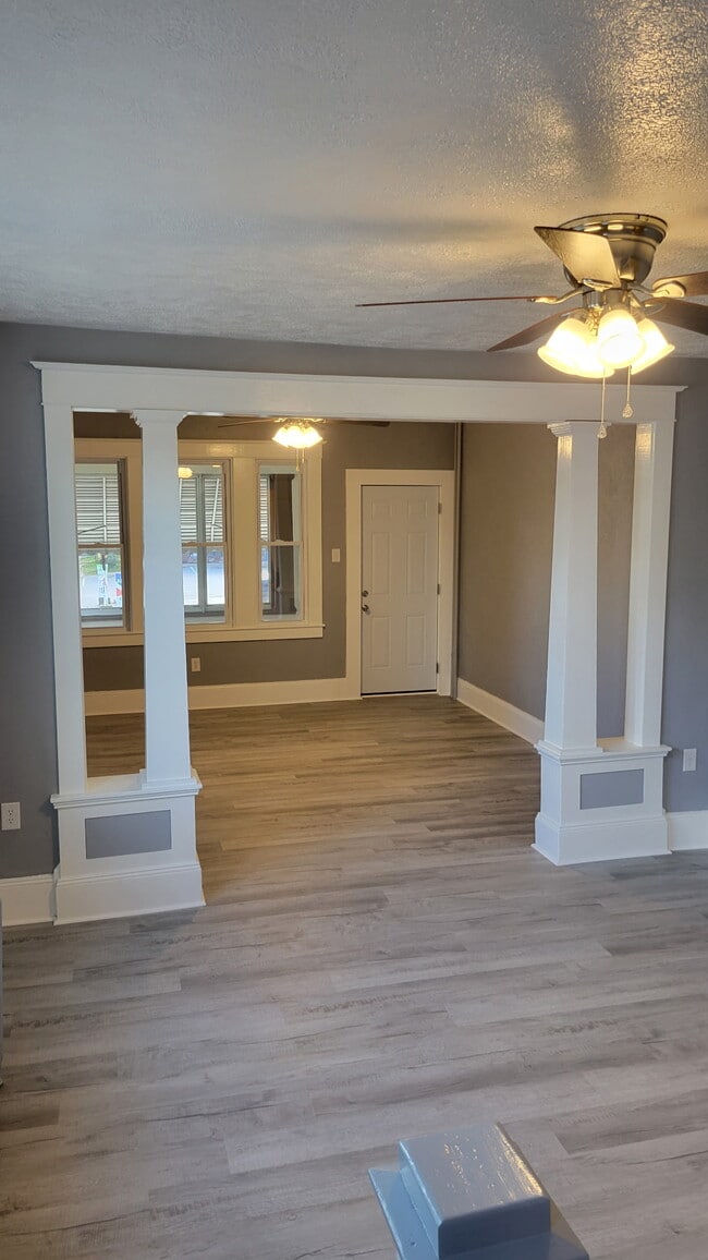 Building Photo - 701 Front St