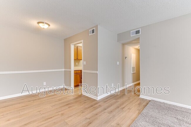 Building Photo - 520 E Buena Vista Ave