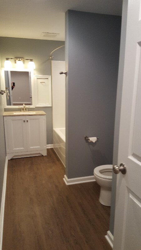 Building Photo - 4213 Riverview Dr