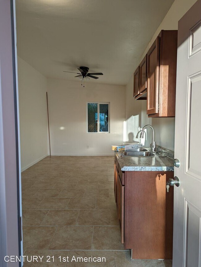 Building Photo - 4 br, 2 bath House - 349 W 37th Street Unit B