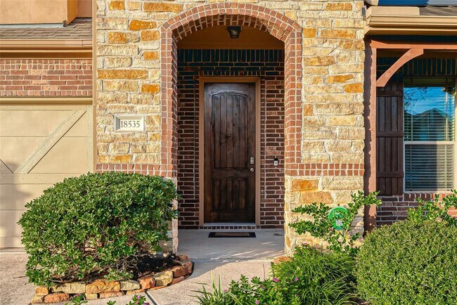 Foto del edificio - 18535 Royal Mist Ln