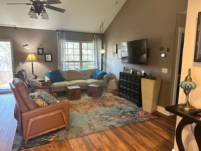 Building Photo - 16 Saddle Rock Ridge St