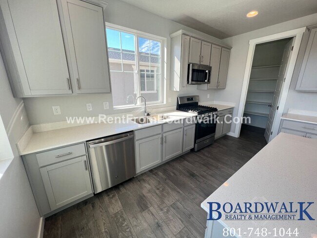 Building Photo - 6386 N Wanlass Hill