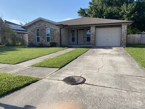 Building Photo - 440 Hooper Dr