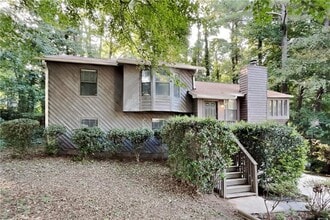 Building Photo - 4094 Maxanne Dr NW