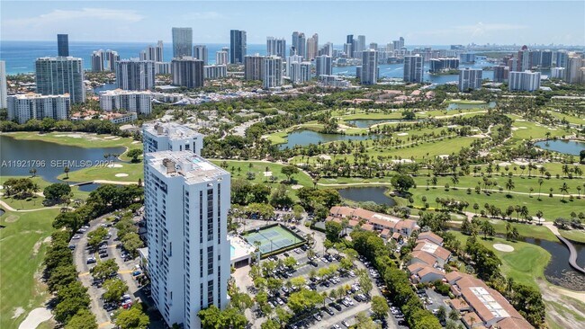 Foto del edificio - 20225 NE 34th Ct