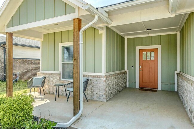 Foto del edificio - 612 NW 183rd St