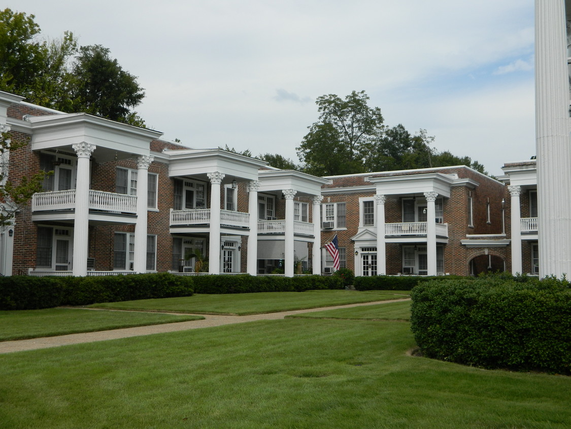 Primary Photo - Wildwood Court Apartments